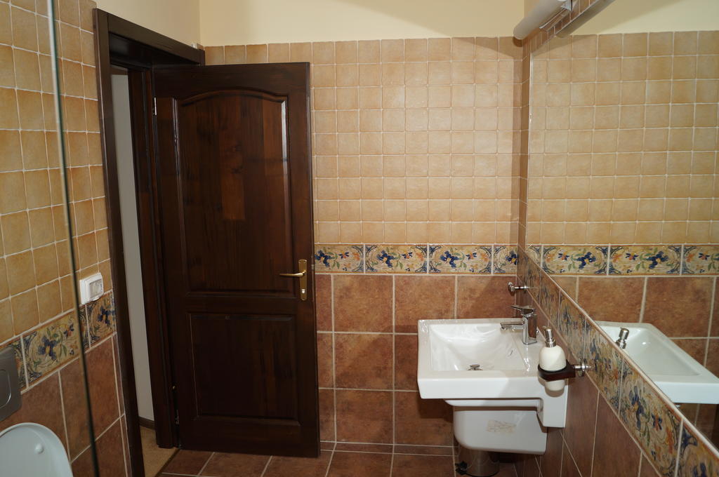 Pensiunea Casa Mircea & Restaurant Ieşelniţa Zimmer foto