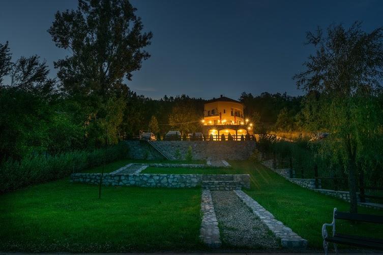 Pensiunea Casa Mircea & Restaurant Ieşelniţa Exterior foto